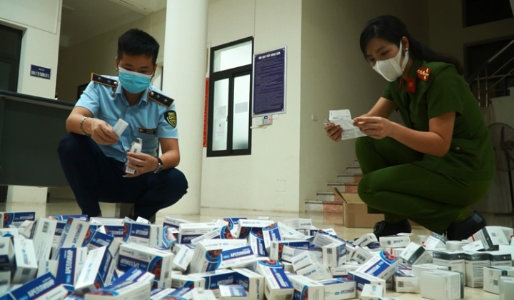 Lực lượng chức năng Hà Nội chặn đứng nạn buôn lậu trang thiết bị, vật tư y tế